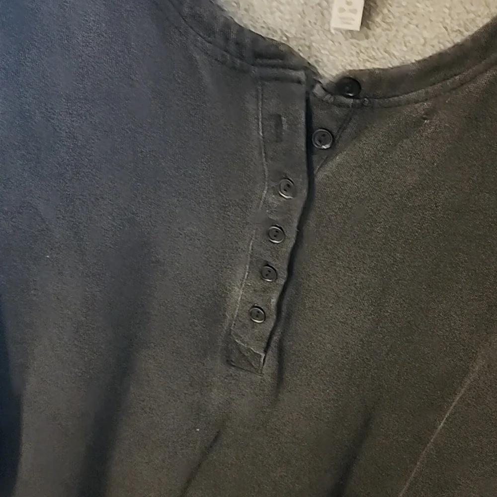 Time & Tru sweathirt - Picture 3 of 3